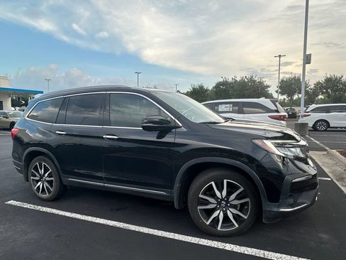 Used 2021 Honda Pilot Touring image 3