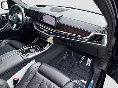New 2026 BMW X5 xDrive50e AWD/4WD image 13