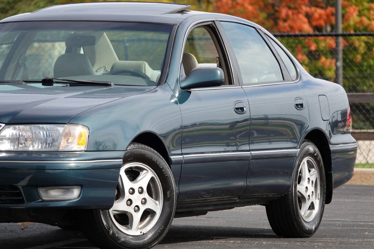Used 1999 Toyota Avalon XLS FWD image 5