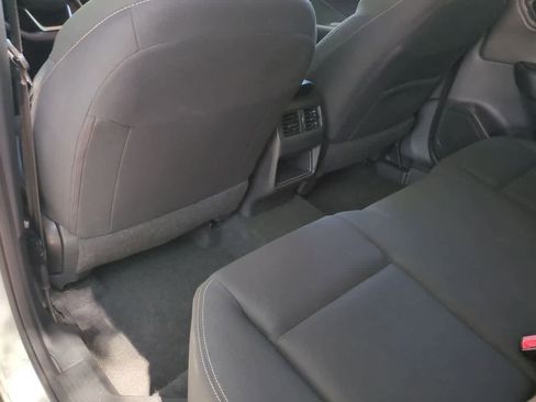 Used 2024 Nissan Rogue S FWD image 19