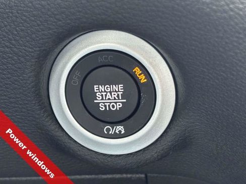 New 2026 Chrysler Pacifica Select image 28