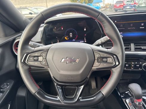 Used 2024 Chevrolet Trax RS w/ Sunroof Package image 22