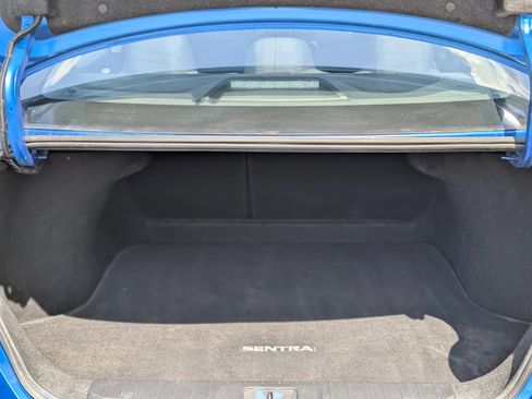 Used 2025 Nissan Sentra SR FWD image 11