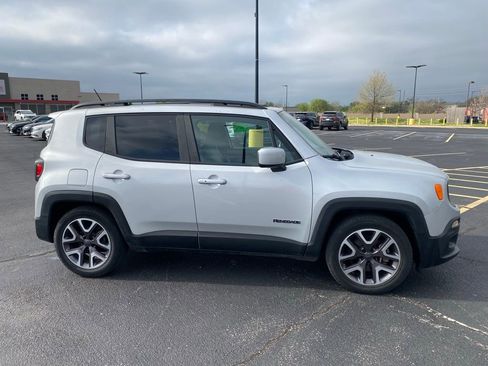 Used 2015 Jeep Renegade Latitude w/ Popular Equipment Group image 3