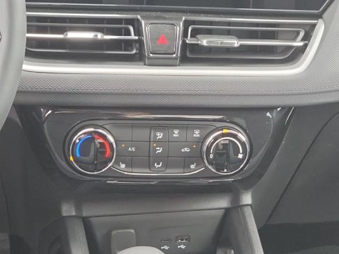 New 2026 Chevrolet TrailBlazer LT w/ LT Cold Weather Package FWD image 9