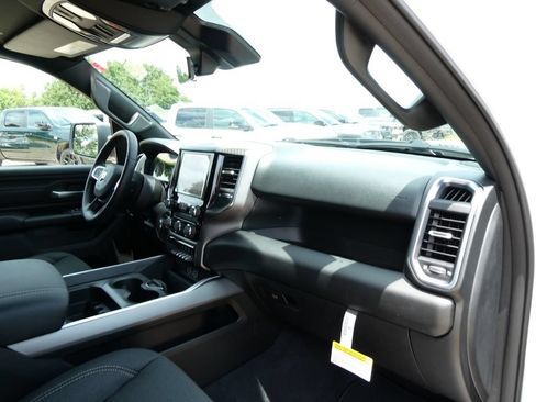 New 2026 RAM 1500 Express AWD/4WD image 13