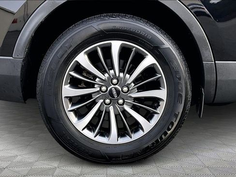 Used 2022 Lincoln Nautilus Reserve image 35