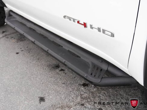 Used 2025 GMC Sierra 2500 AT4 w/ Technology Package image 17