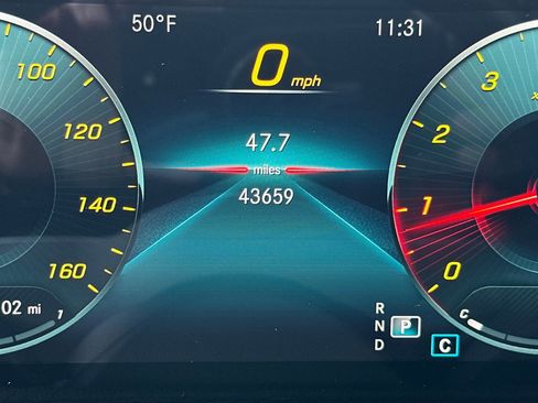 Certified 2021 Mercedes-Benz GLB 250 4MATIC image 27