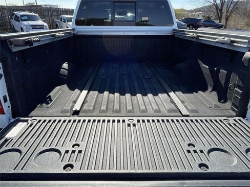 Used 2019 Nissan Titan PRO-4X w/ Pro-4x Convenience Package image 11