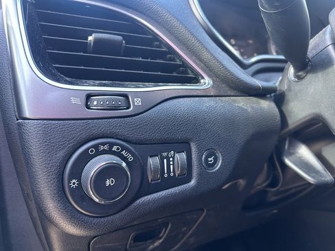 Used 2019 Jeep Cherokee Limited image 15