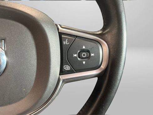 Used 2020 Volvo XC60 T5 Momentum image 32