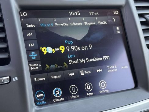 Used 2022 Chrysler 300 Touring w/ Sport Appearance Package RWD image 3