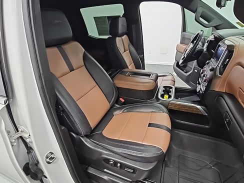 Used 2021 Chevrolet Silverado 1500 High Country w/ Technology Package image 44