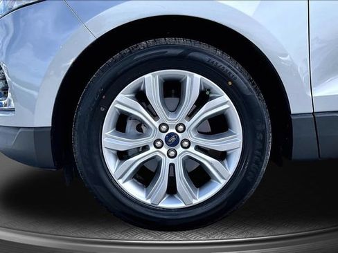 Used 2020 Ford Edge Titanium FWD image 30