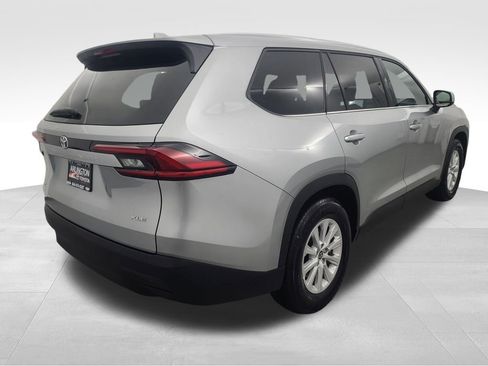 Used 2025 Toyota Grand Highlander AWD image 5