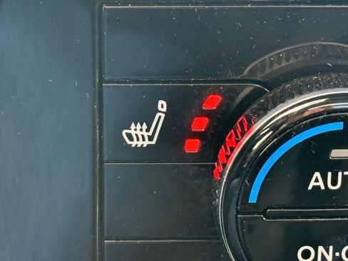 Used 2023 Nissan Rogue SV w/ SV Premium Package image 36