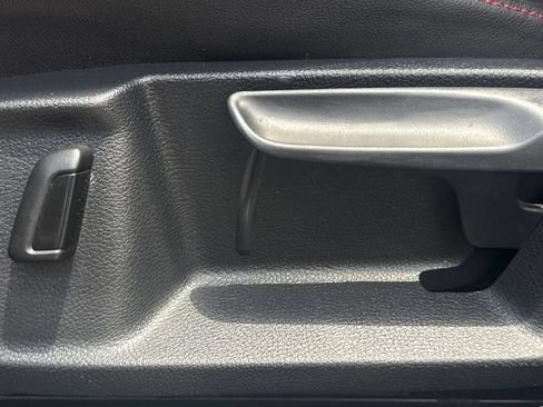 Used 2016 Volkswagen GTI SE FWD image 24