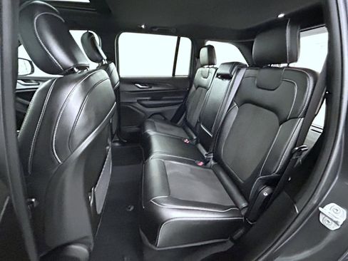 Certified 2023 Jeep Grand Cherokee Altitude image 19