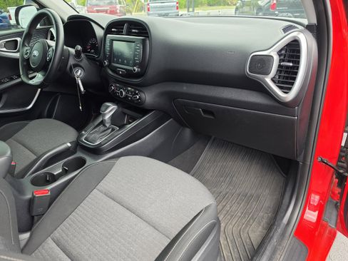 Used 2021 Kia Soul GT-Line FWD image 14