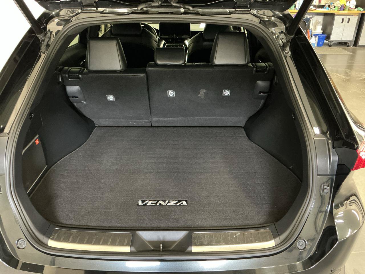 Used 2021 Toyota Venza XLE w/ Softex Package AWD/4WD image 13