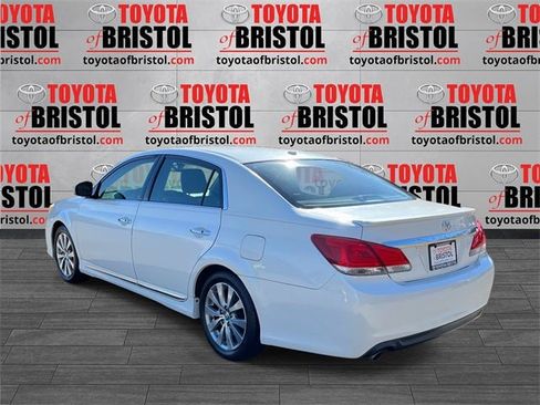 Used 2011 Toyota Avalon Limited image 6