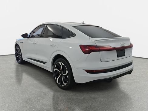 Used 2022 Audi e-tron Premium Plus w/ Premium Plus Package image 7