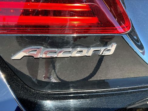 Used 2017 Honda Accord LX image 30