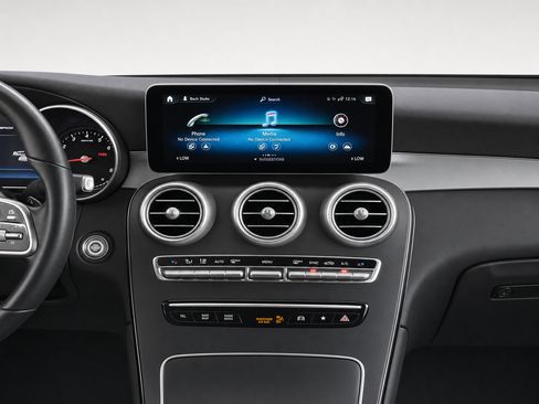 Used 2021 Mercedes-Benz GLC 300 4MATIC image 8