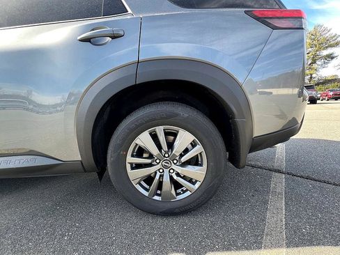 New 2026 Nissan Pathfinder S image 12