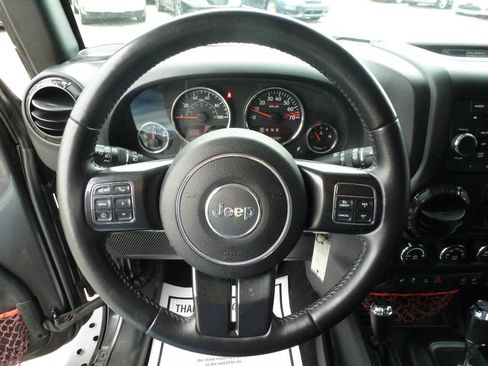 Used 2017 Jeep Wrangler Unlimited Rubicon AWD/4WD image 27