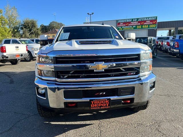 Used 2018 Chevrolet Silverado 2500 LT w/ LT Fleet Convenience Package AWD/4WD image 3