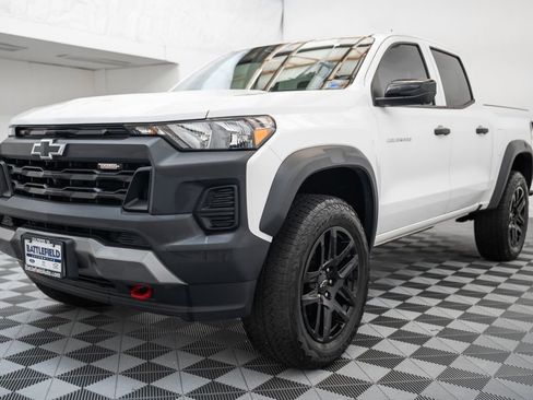 Used 2023 Chevrolet Colorado Trail Boss w/ LPO, Dark Essentials Package AWD/4WD image 3