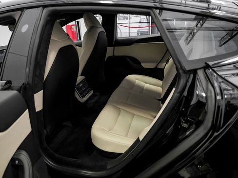 Used 2023 Tesla Model S Standard Range image 31