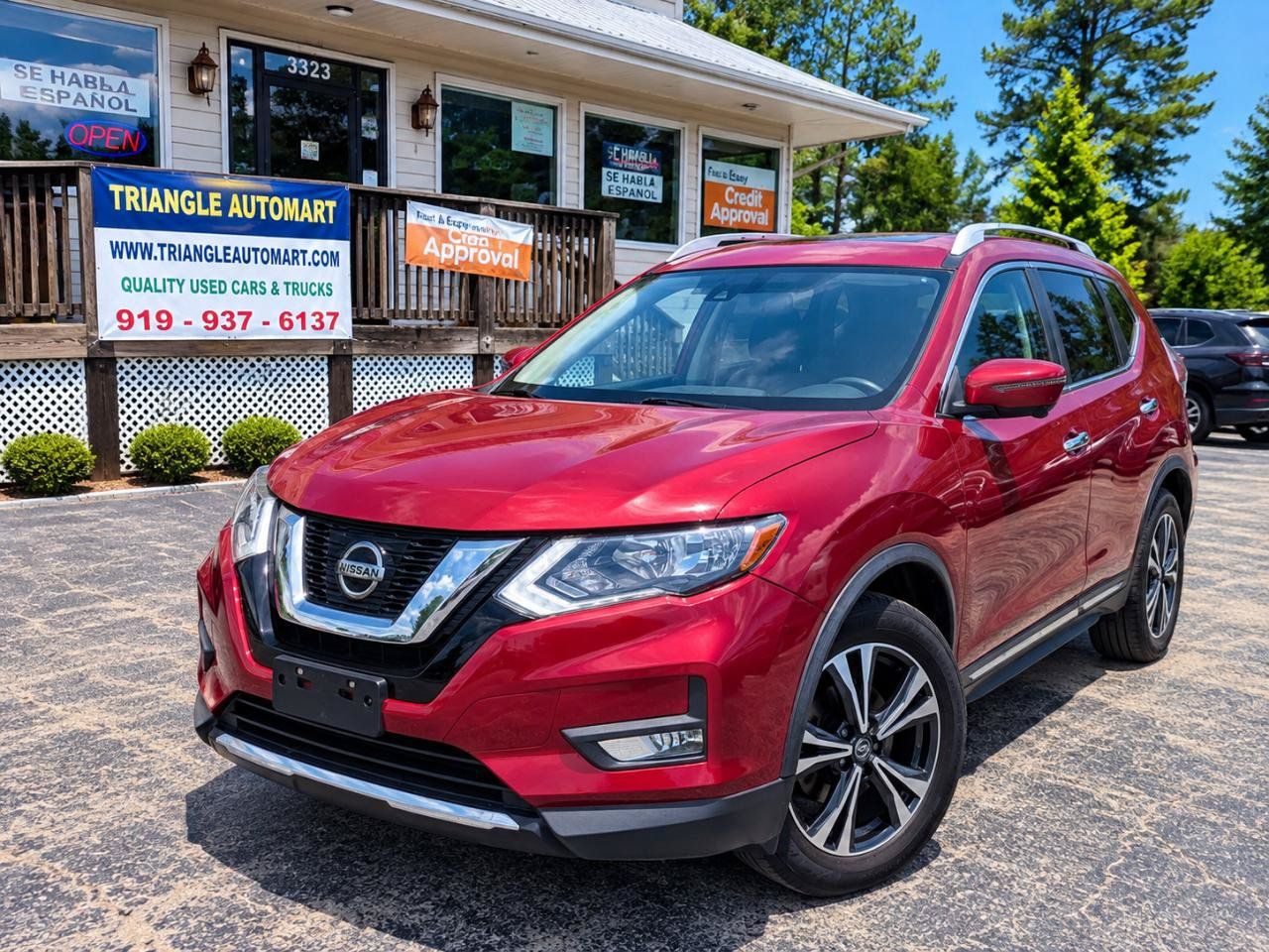 Used 2017 Nissan Rogue SL FWD image 1