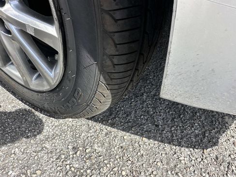 Used 2011 Toyota Camry Hybrid image 10