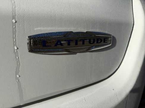 New 2026 Jeep Compass Latitude image 17