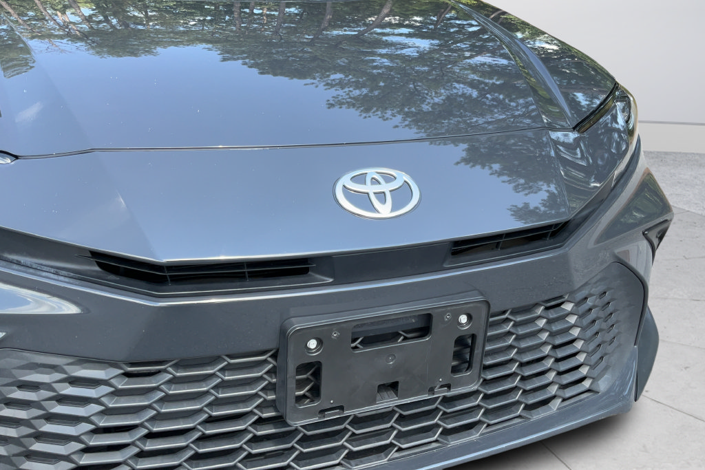 Used 2025 Toyota Camry SE w/ Multimedia Upgrade Package FWD image 30