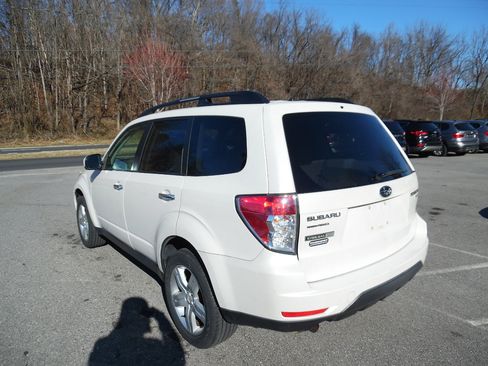 Used 2010 Subaru Forester 2.5X Premium image 3