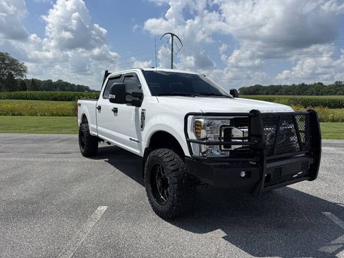 Used 2018 Ford F250 XLT w/ FX4 Off-Road Package AWD/4WD image 4