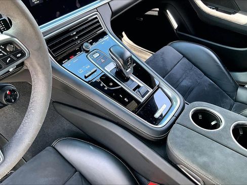 Used 2019 Porsche Panamera GTS AWD/4WD image 17