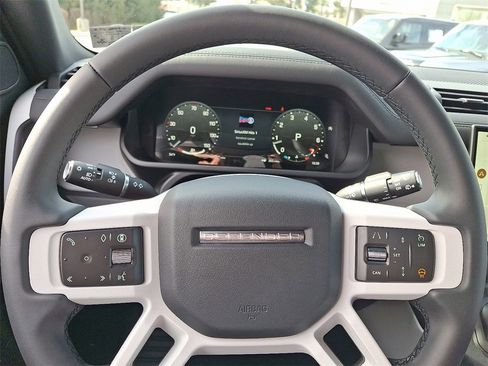 New 2025 Land Rover Defender 110 S image 15