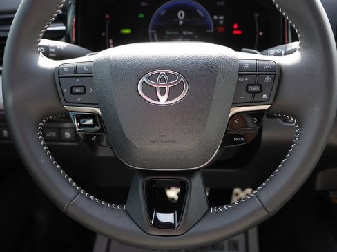 Used 2026 Toyota Camry SE FWD image 18