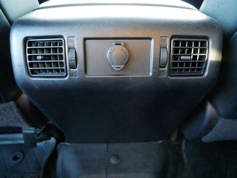 Used 2021 Toyota Tundra 4x4 CrewMax image 15