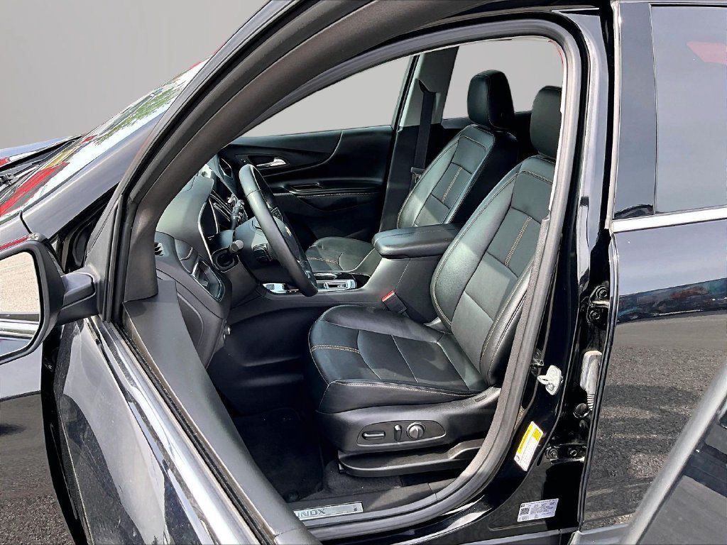 Used 2023 Chevrolet Equinox Premier AWD/4WD image 25