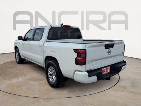 Used 2024 Nissan Frontier SV w/ Technology Package RWD image 8