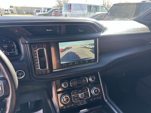 Used 2023 GMC Yukon XL Denali Ultimate image 40