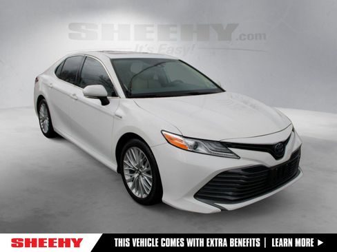 Certified 2020 Toyota Camry XLE w/ Sunroof Package image 1