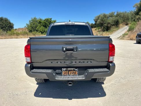 Used 2017 Toyota Tacoma TRD Sport w/ Tow Package RWD image 7