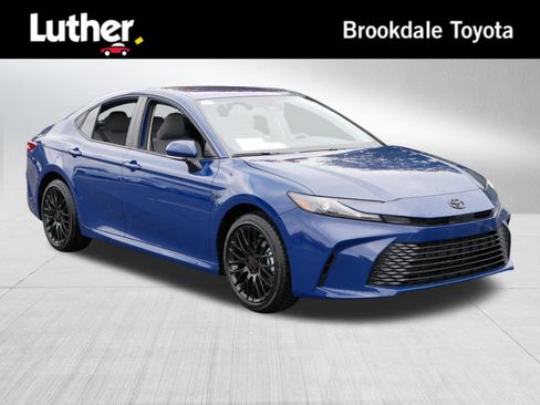 Used 2026 Toyota Camry LE image 1